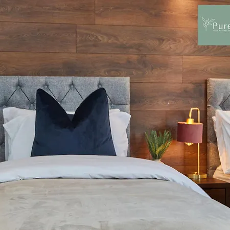 Superb House Manchester Near Etihad With Free Parking Sleeps 8 Exterior photo