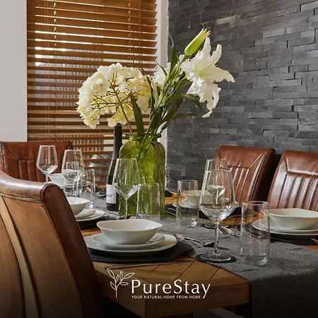 Superb House Manchester Near Etihad With Free Parking Sleeps 8 Exterior photo