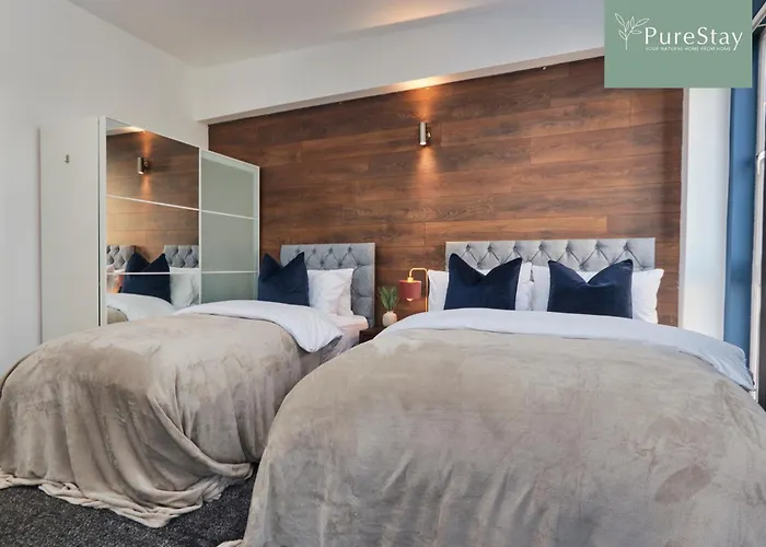 Superb House Manchester Near Etihad With Free Parking Sleeps 8