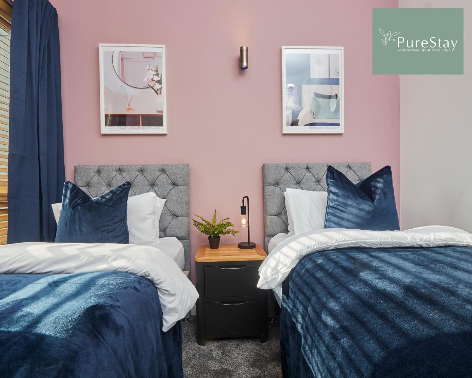 Superb House Near Etihad With Free Parking Sleeps 8 * Mánchester