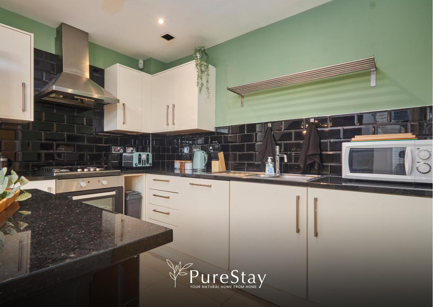 Superb House Near Etihad With Free Parking Sleeps 8 Сasa de vacaciones